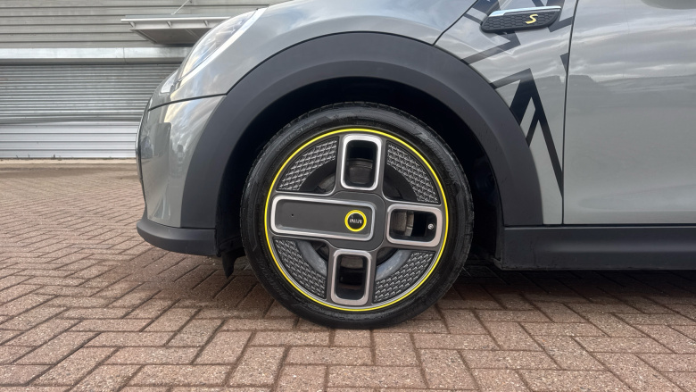 MINI Hatchback 135kW Cooper S Level 2 33kWh 3dr Auto Electric Hatchback